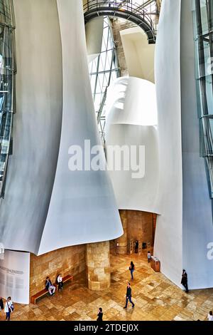 Bilbao Biscaya Spanien. Die Innenräume des Guggenheim Museums Stockfoto