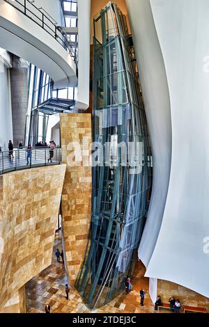 Bilbao Biscaya Spanien. Die Innenräume des Guggenheim Museums Stockfoto