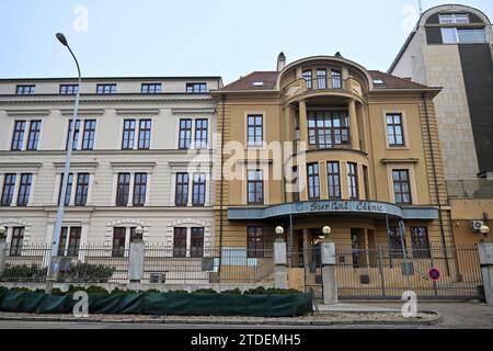 Betriebsstart des roboterchirurgischen Operationssystems Versius an der SurGal-Klinik in Brünn, Tschechische Republik, 18. Dezember 2023. (CTK Photo/Vaclav Salek) Stockfoto