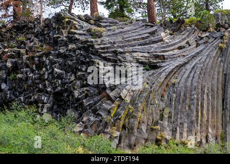 Felsformation von Säulenbasalt, Devils Postpile National Monument, Mammoth Mountain, Kalifornien, Vereinigte Staaten von Amerika, Nordamerika Stockfoto