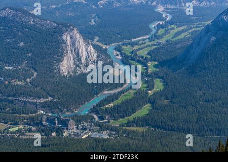 Fairmont Banff Springs Hotel vom Sulphur Mountain Gipfel, Banff National Park, UNESCO-Weltkulturerbe, Alberta, Rocky Mountains, Kanada Stockfoto