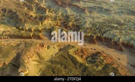 Luftaufnahme einer Sandsteinschlucht, Namibe (Namib) Wüste, Iona Nationalpark, Namibe, Angola, Afrika Stockfoto