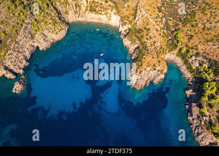 Bucht von Ieranto von oben gesehen, Punta Campanella, Amalfiküste, Provinz Neapel, Region Kampanien, Italien, Europa Stockfoto