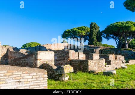 Heiliges Gebiet der republikanischen Tempel (Gebiet Sacra dei Templi Repubblicani), archäologische Stätte Ostia Antica, Ostia, Provinz Rom, Latium (Latium) Stockfoto