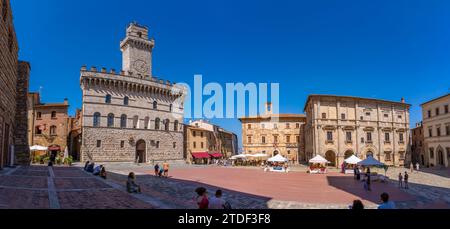 Blick auf den Palazzo Comunale auf der Piazza Grande in Montepulciano, Montepulciano, Provinz Siena, Toskana, Italien, Europa Stockfoto