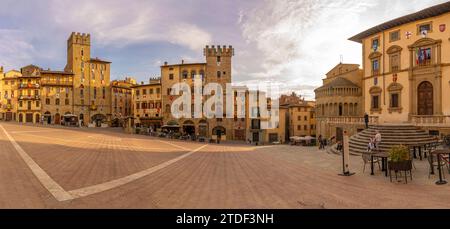 Blick auf die Piazza Grande, Arezzo, Provinz Arezzo, Toskana, Italien, Europa Stockfoto