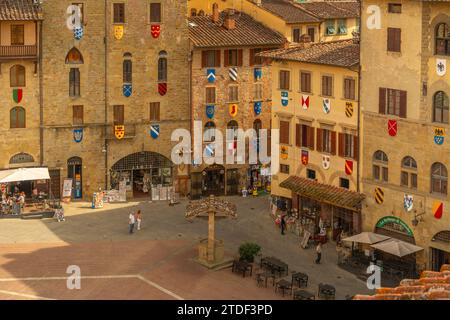 Blick auf die Piazza Grande vom Palazzo della Fraternita dei Laici, Arezzo, Provinz Arezzo, Toskana, Italien, Europa Stockfoto