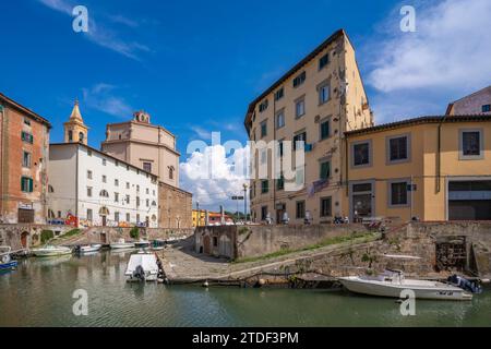 Blick auf die Kirche St. Catherine and Canal, Livorno, Provinz Livorno, Toskana, Italien, Europa Stockfoto