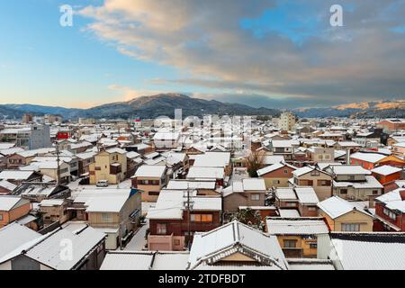 Wajima, Ishikawa, Japan Town Skyline im Winter in der Dämmerung. Stockfoto