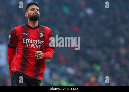 Mailand, Italien. Dezember 2023. Olivier Giroud vom AC Milan reagierte am 17. Dezember 2023 während des Fußballspiels der Serie A 2023/24 zwischen dem AC Milan und dem AC Monza im San Siro Stadion in Mailand, Italien Credit: Independent Photo Agency/Alamy Live News Stockfoto
