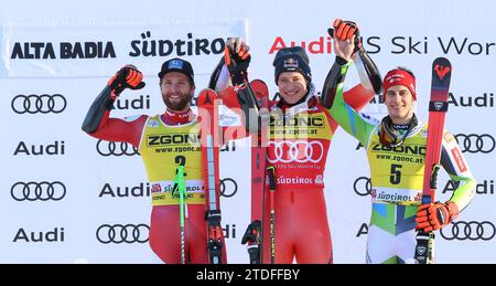 Alta Badia, Italien. Dezember 2023. ALPINSKI - FIS WC 2023-2024Herren-Weltmeisterschaft GS2 La Villa, Alta Badia, Italien 18.12.2023, Montag: Podium Credit: Independent Photo Agency/Alamy Live News Stockfoto