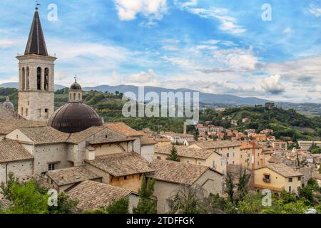 Spoleto, Italien - eines der schönsten Dörfer in Mittelitalien, bietet Spoleto eine wunderbare Altstadt mit ihrer berühmten Kathedrale Stockfoto