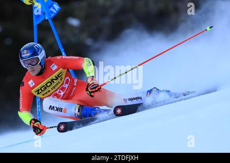 Alta Badia, Südtirol, Italien. Dezember 2023. Audi FIS Ski World Cup, Riesenslalom Tag 2; Marco Odermatt (SUI) Credit: Action Plus Sports/Alamy Live News Stockfoto