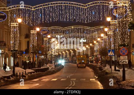 Lichtergirlanden, Abend in der Nowy Swiat Street in Warschau, Polen Stockfoto