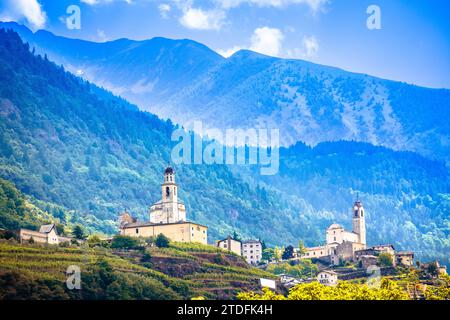 Blick auf die Kirche von Poggiridenti, Provinz Sondrio, Dolomiten, Italien Stockfoto