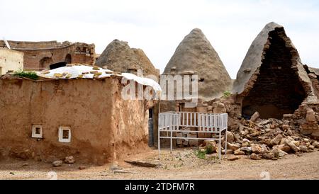 Die Gründung der Stadt Harran geht wahrscheinlich auf das 18. Jahrhundert v. Chr. zurück. Typische konische Häuser dieser Region Stockfoto