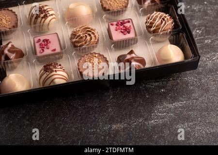 Süßigkeiten, Süßigkeiten, Schokolade, Sortiment, Fotografie, Trüffel, dunkel, lecker, lecker, valentinstag, Varietät, Praline, Sammlung, Box, Objekt, Süße Stockfoto