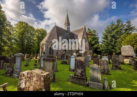 Luss Parish Church im Dorf Luss am Ufer von Lock Lomond, Argyll und Bute, Schottland Stockfoto