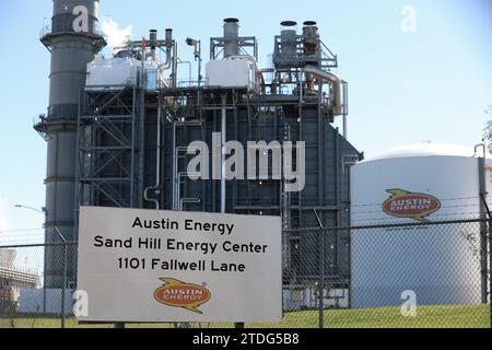 17. Dezember 2023: Austin Energy's Sand Hill Energy Center in Del Valle, Texas, am 17. Dezember 2023. Bei der Anlage handelt es sich um eine 595-Megawatt-Stromerzeugungsanlage, die mit Erdgas, Kombikraftanlagen und Gasturbinen betrieben wird. (Kreditbild: © Scott Coleman/ZUMA Press Wire) NUR REDAKTIONELLE VERWENDUNG! Nicht für kommerzielle ZWECKE! Stockfoto