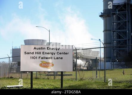 17. Dezember 2023: Austin Energy's Sand Hill Energy Center in Del Valle, Texas, am 17. Dezember 2023. Bei der Anlage handelt es sich um eine 595-Megawatt-Stromerzeugungsanlage, die mit Erdgas, Kombikraftanlagen und Gasturbinen betrieben wird. (Kreditbild: © Scott Coleman/ZUMA Press Wire) NUR REDAKTIONELLE VERWENDUNG! Nicht für kommerzielle ZWECKE! Stockfoto