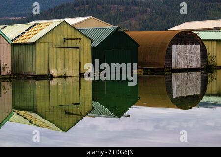 Bootshäuser am Chatcolet Lake, Idaho Stockfoto