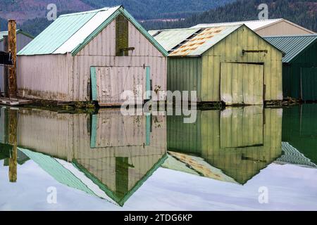 Bootshäuser am Chatcolet Lake, Idaho Stockfoto