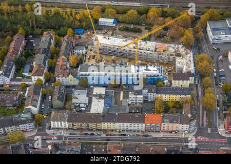Luftaufnahme, Baustelle von Wohngebäuden für neues Wohnviertel an der Dibergstraße, nahe Bahnhof Ehrenfeld, südliche Innenstadt Stockfoto