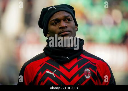 Mailand, Italie. Dezember 2023. Rafael Leao während des italienischen Meisterschaftsspiels Serie A zwischen AC Milan und AC Monza am 17. Dezember 2023 im San Siro Stadion in Mailand, Italien - Foto Morgese-Rossini/DPPI Credit: DPPI Media/Alamy Live News Stockfoto