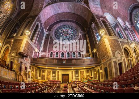 NEW YORK, USA-MÄRZ 7,2020: Das Innere der St. Bartholomew's Church.Episcopal Parish wurde im Januar 1835 gegründet und befindet sich in der Park Avenue Midtown Manhattan.Eccles Stockfoto