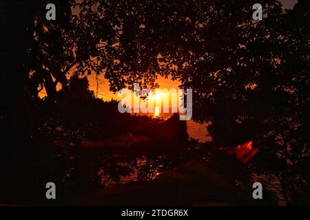 Ein fantastischer Sonnenuntergang über dem Thailändischen Meer Thailand Stockfoto