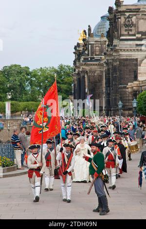 Barockfestspiele Dresden. Zum 3. Barockfest in Dresden fand eine Parade aller Teilnehmer durch die Dresdner Altstadt statt Stockfoto