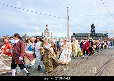 Barockfestspiele Dresden. Zum 3. Barockfest in Dresden fand eine Parade aller Teilnehmer durch die Dresdner Altstadt statt Stockfoto
