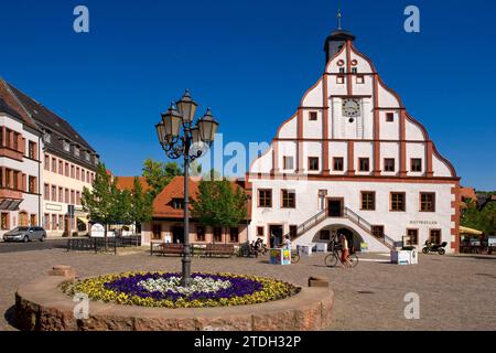 Rathaus von Grimma. In der historischen Altstadt hebt sich das imposante Renaissance-Rathaus als Zentrum der Stadt hervor Stockfoto