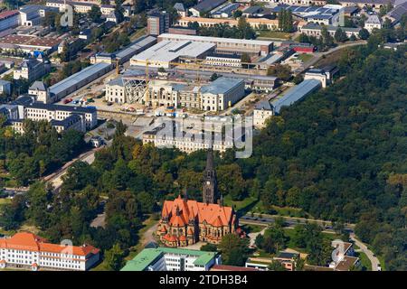 Garrison Church, im Hintergrund die Baustelle des Militärhistorischen Museums, mit dem von Daniel Libeskind entworfenen Keil Stockfoto