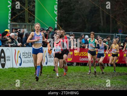 Innes Fitzgerald von Großbritannien & NI, die beim U20-Frauenrennen bei den SPAR-Cross-Country-Europameisterschaften im Laeken Park in Brüssel (BE) teilnahm Stockfoto