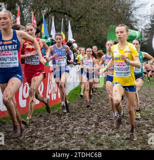 Katie Pye von Großbritannien & NI nahm am U20-Frauenrennen bei den SPAR-Cross-Country-Europameisterschaften im Laeken Park in Brüssel Teil Stockfoto