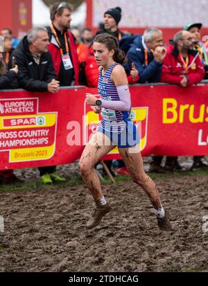 Katie Pye von Großbritannien & NI nahm am U20-Frauenrennen bei den SPAR-Cross-Country-Europameisterschaften im Laeken Park in Brüssel Teil Stockfoto