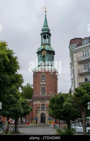 Die Trinity oder St. Die Georg-Kirche wurde im Juli 1943 durch Bomben zerstört, aber 1957 in Hamburg wieder aufgebaut. Stockfoto