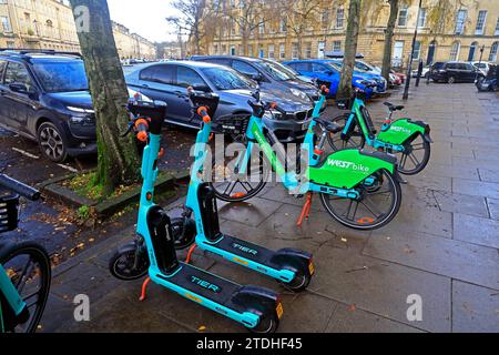 WestBike Elektrofahrräder und Motorroller wurden gemietet. Dezember 2023 Stockfoto