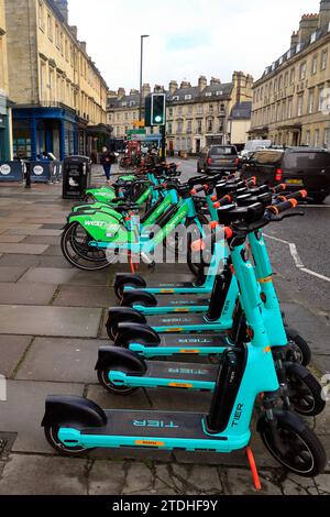 WestBike Elektrofahrräder und Motorroller wurden gemietet. Dezember 2023 Stockfoto