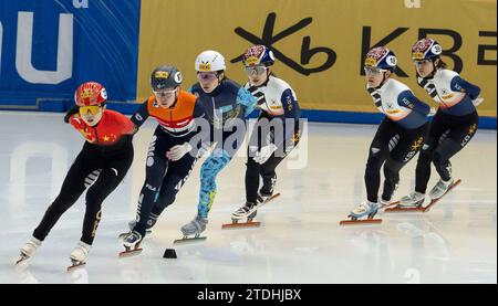 Seoul, Südkorea. Dezember 2023. Gong Li (22), der am 16. Dezember 2023 auf dem Mokdong Ice Rink in Seoul, Südkorea, das Finale A der 1500-m-Strecke der Frauen am 2. Tag des ISU World Cup Short Track 2023-2024 gewann. (Foto: Lee Young-HO/SIPA USA) Credit: SIPA USA/Alamy Live News Stockfoto