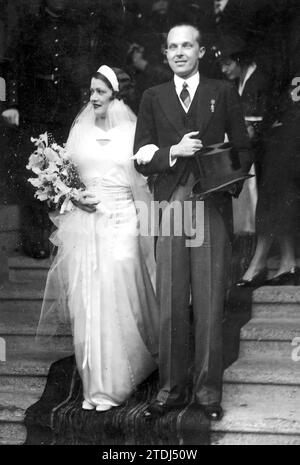 06/20/1933. Bild der Hochzeit zwischen Alfonso de Borbón y Battenberg und Miss Edelmira Sampedro y Robato in Lausanne (Schweiz). Zehn Tage vor der Hochzeit verzichtete der bis dahin lebende Prinz von Asturien förmlich auf seine Thronrechte. Quelle: Album/Archivo ABC Stockfoto