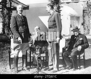 Die Casablanca-Konferenz fand vom 14. Bis 24. Januar 1943 statt. Von links nach rechts: Giraud, Roosevelt, de Gaulle, Churchill. Quelle: Album/Archivo ABC Stockfoto