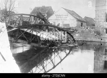 03/31/1915. In Ostpreußen. Brücke über den Goldap Fluss, der von den Russen gesprengt wurde. Foto: Gebrüder Haeckel - ungefähres Datum. Quelle: Album/Archivo ABC Stockfoto