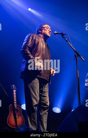 Glasgow, Schottland, Großbritannien. Dezember 2023. Fotos Simon Fowler von Ocean Colour Scene, Auftritt an der o2 Academy Glasgow am 18. Dezember 2023 Credit: Glasgow Green bei Winter Time/Alamy Live News Stockfoto