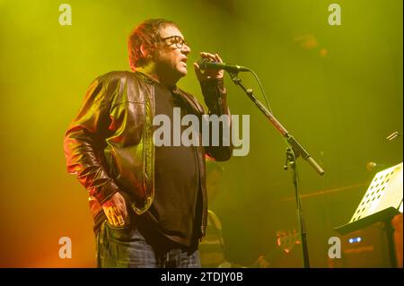 Glasgow, Schottland, Großbritannien. Dezember 2023. Fotos Simon Fowler von Ocean Colour Scene, Auftritt an der o2 Academy Glasgow am 18. Dezember 2023 Credit: Glasgow Green bei Winter Time/Alamy Live News Stockfoto