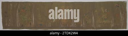 Streifen aus grünem Satin mit chinesischer Stickerei, Anonym, 1800 - 1900 Streifen oder Fall aus grünem Satin mit chinesischer Stickerei. Innerhalb eines dreiseitigen Rahmens gibt es Transfers wie: Topf mit Papierrollen und Bürsten, hohe quadratische Röhren, ein Baum, ein Feuertopf, eine hohe Vase mit Blumenzweig, um die sich ein Elefant windet, Taboeret mit Teekanne (oder Weinkessel), ein flacher Behälter mit Pflanzen und Pflanzen und Eine große Vase auf Lager. Dazwischen, belebt mit Schmetterlingen, einer Fledermaus und anderen Tieren, anderen Buchstaben und hinterließ zwei Briefmarken. Seide aus China. Stickstreifen oder Herbst aus grünem Satin mit chinesischer Stickerei Stockfoto