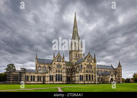 SALISBURY CATHEDRAL (1220-1258) SALISBURY WILTSHIRE VEREINIGTES KÖNIGREICH Stockfoto