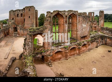 CASTLE KEEP (1120) GREAT HALL & ORIEL TOWER (1372-1380) INNER COURT KENILWORTH CASTLE (1120) KENILWORTH WARWICKSHIRE VEREINIGTES KÖNIGREICH Stockfoto