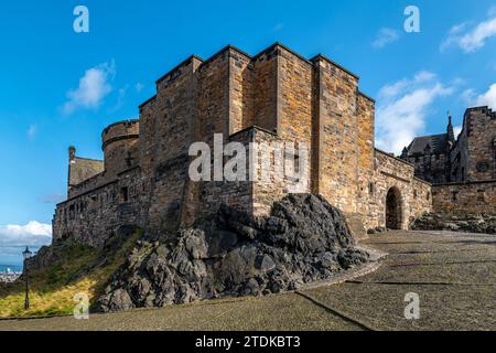 EDINBURGH CASTLE (11 V. CHR.) CASTLE ROCK EDINBURGH SCHOTTLAND VEREINIGTES KÖNIGREICH Stockfoto